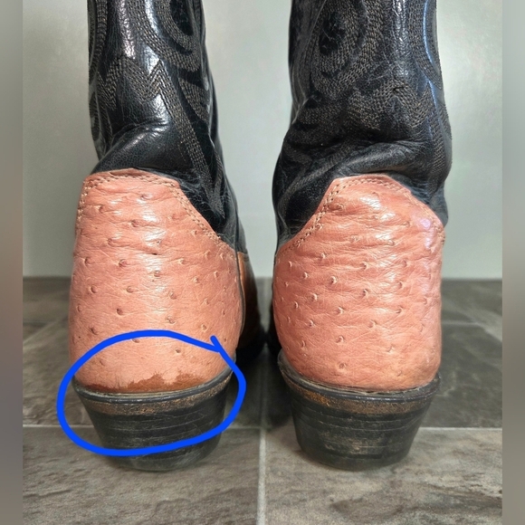 VINTAGE JUSTIN FULL QUILL OSTRICH LEATHER WESTERN BOOTS. main image 5